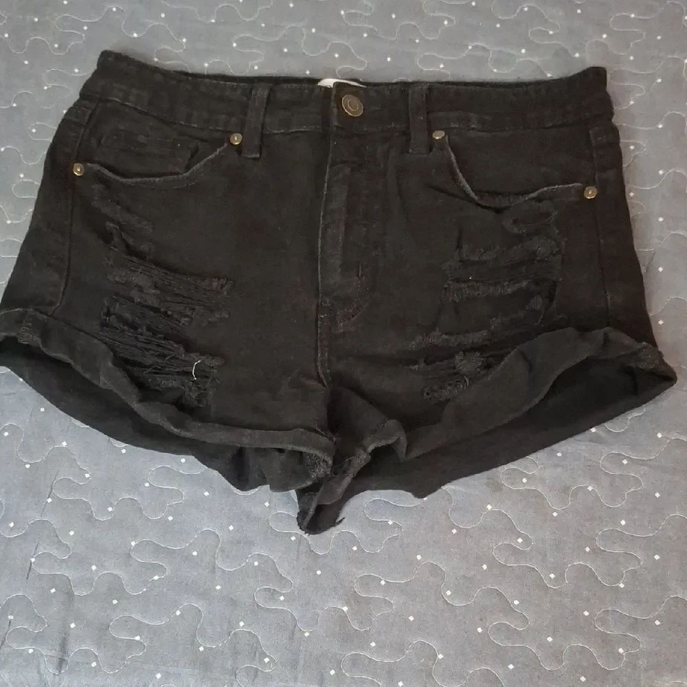 Oasis by Eunina Black Distressed Women's Denim Shorts size M
